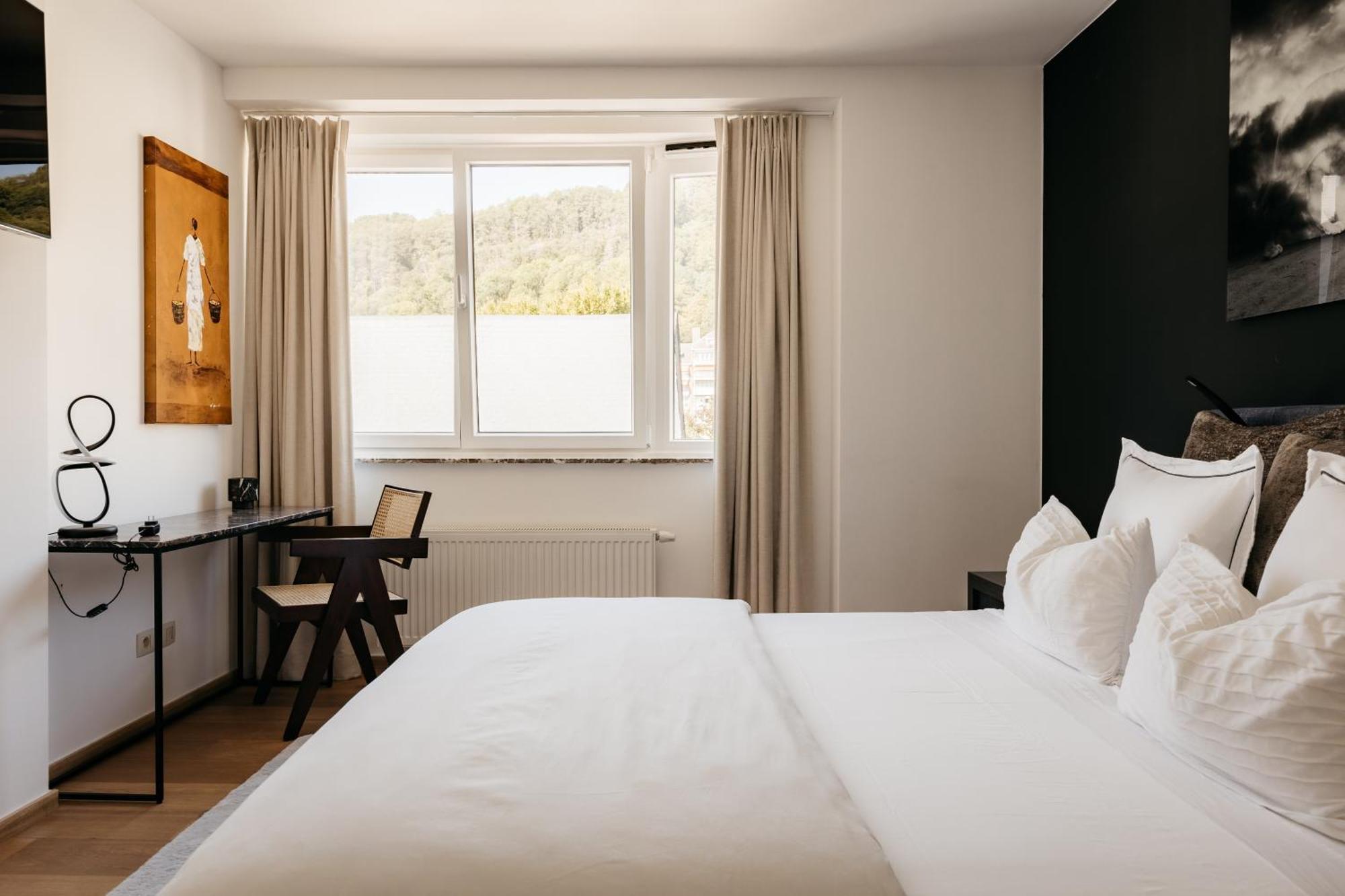 The Edgewater Suites - Park View Namur Exteriör bild